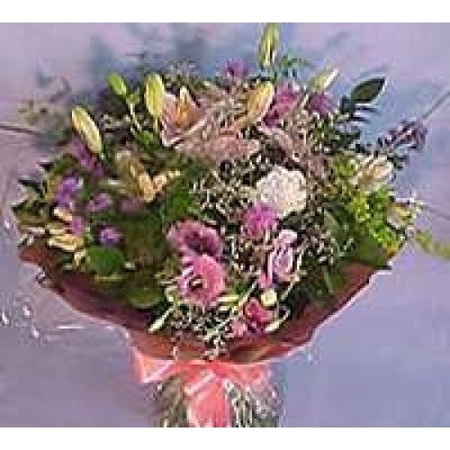Bouquet of liliums and alstromerias or lisianthus
